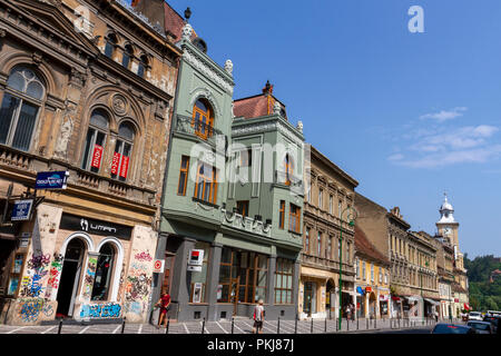 Atemberaubende Architektur (die BRD-Bank) auf die Strada Mureșenilor in Brasov, Rumänien. Stockfoto