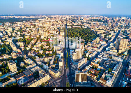 Luftaufnahme von Taras Schewtschenko Boulevard in Kiew, Ukraine Stockfoto