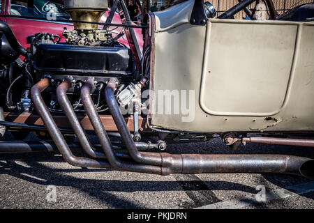 Eville Shindig 2018 Auto Show in Evansville, Indiana. Mit vielen klassischen restaurierte Fahrzeuge zusammen mit Custom Street und Ratte Stangen. Stockfoto