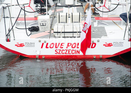 Ich liebe Polen, Volvo Open 70 Racing Yacht Klasse, Eigentum der polnischen Nationalen Stiftung, in Gdynia, Polen. September 2018 Boutique-shop © wojciech Strozyk/A Stockfoto