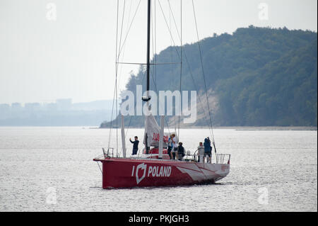 Ich liebe Polen, Volvo Open 70 Racing Yacht Klasse, Eigentum der polnischen Nationalen Stiftung, in Gdynia, Polen. September 2018 Boutique-shop © wojciech Strozyk/A Stockfoto