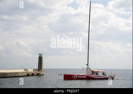 Ich liebe Polen, Volvo Open 70 Racing Yacht Klasse, Eigentum der polnischen Nationalen Stiftung, in Gdynia, Polen. September 2018 Boutique-shop © wojciech Strozyk/A Stockfoto