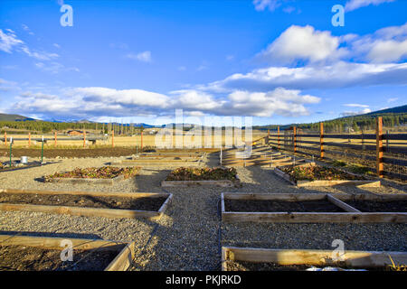 Schöne Ranch Haus im Tal. Northwest, USA Stockfoto