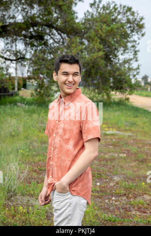Lachende junge Mann in Carlsbad, Kalifornien Stockfoto