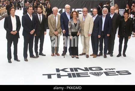 London, UK, 12. Sep 2018. James Marsh, Jim Broadbent, Michael Gambon, Sir Michael Caine, Francesca Annis, Ray Winstone, Tom Courtenay, Paul Whitehouse, Charlie Cox und Jamie Cullum nehmen an der König der Diebe Filmpremiere in London Stockfoto