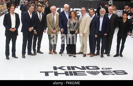 London, UK, 12. Sep 2018. James Marsh, Jim Broadbent, Michael Gambon, Sir Michael Caine, Francesca Annis, Ray Winstone, Tom Courtenay, Paul Whitehouse, Charlie Cox und Jamie Cullum nehmen an der König der Diebe Filmpremiere in London Stockfoto