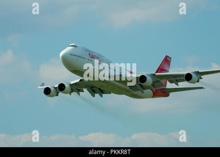 Oasis Hong Kong Airlines Boeing 747 Jet-Flugzeug. Fluggesellschaft. Jumbo-Jet-Flugzeuge fliegen in Biggin Hill, Kent, Großbritannien Stockfoto