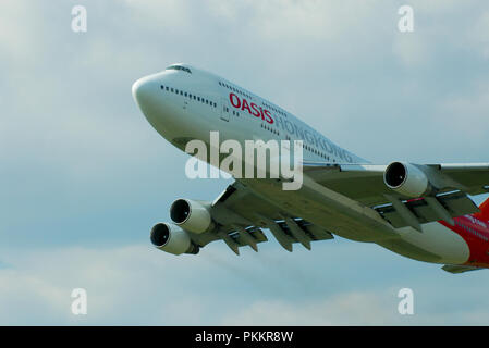 Oasis Hong Kong Airlines Boeing 747 Jet-Flugzeug. Fluggesellschaft. Jumbo-Jet-Flugzeuge fliegen in Biggin Hill, Kent, Großbritannien Stockfoto