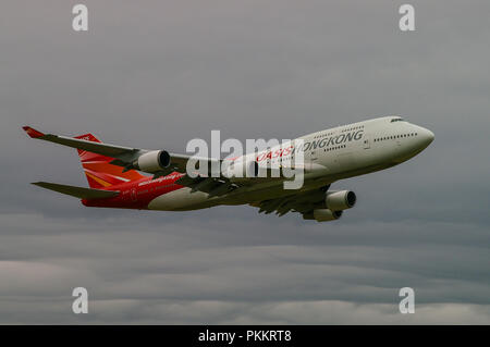 Oasis Hong Kong Airlines Boeing 747 Jet-Flugzeug. Fluggesellschaft. Jumbo-Jet-Flugzeuge fliegen auf der RIAT Airshow, RAF Fairford, Großbritannien Stockfoto