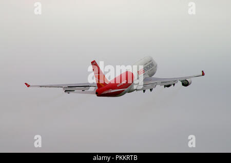 Oasis Hong Kong Airlines Boeing 747 Jet-Flugzeug. Fluggesellschaft. Jumbo-Jet-Flugzeuge fliegen auf der RIAT Airshow, RAF Fairford, Großbritannien Stockfoto