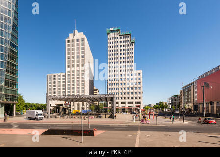 Berlin, Deutschland - 27. Mai 2017: Der Potsdamer Platz ist ein wichtiger öffentlicher Platz und Verkehr Kreuzung in der Mitte von Berlin, Deutschland. Stockfoto