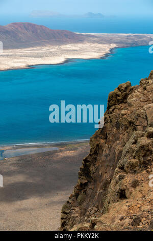 Blick auf die Küste von Lanzarote vom Mirador del Rio Stockfoto