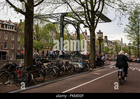 Bike Nutzung in Amsterdam hat um mehr als 40% in den letzten 20 Jahren gewachsen. Stockfoto