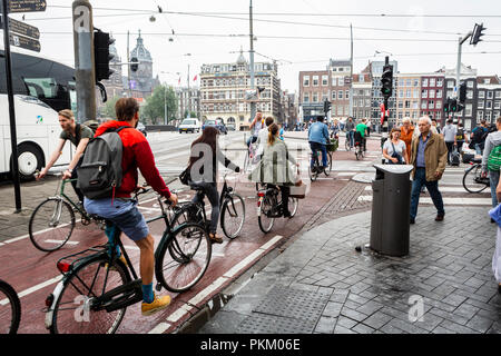 Bike Nutzung in Amsterdam hat um mehr als 40% in den letzten 20 Jahren gewachsen. Stockfoto