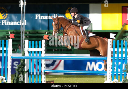 Die Nationalen, Spruce Meadows Juni 2002, Lauren Hough (USA) Reiten Casadora Stockfoto