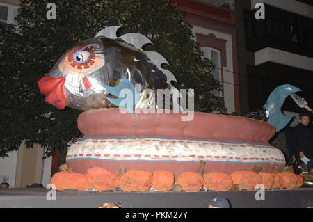 Beerdigung der Sardine Zeremonie Prozession, in Spanisch El Entierro de La Sardina, am Aschermittwoch die Nacht nach dem Mardi Gras. Santa Cruz de 10 Stockfoto