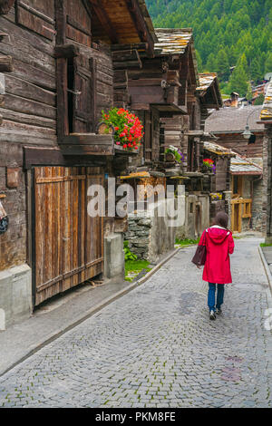 Hinterdorf. Der älteste Teil des Dorfes. Zermatt. Schweizer Alpen. Wallis. Die Schweiz. Europa. Stockfoto