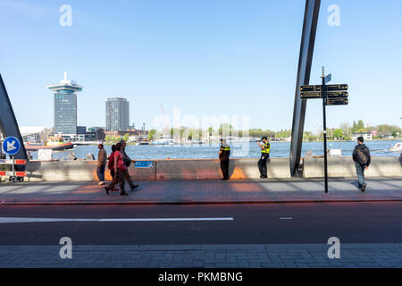 Niederlande, Amsterdam, 21. April 2017: Der Hafen von Amsterdam Stockfoto