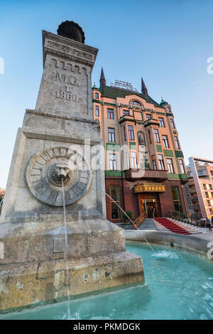 Hotel Moskwa in Belgrad mit alten Brunnen vor Stockfoto