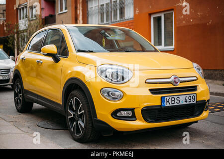 Vilnius, Litauen - 19. April 2018: Fiat 500 X oder Typ 334 ist eine der fünf Türer crossover sport utility vehicle mit Ottomotor durch Fiat hergestellt Stockfoto