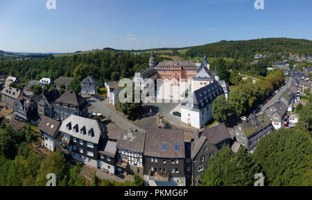 Altstadt mit Berleburg Schloss, Bad Berleburg, Kurort, Wittgensteiner Land, Kreis Siegen-Wittgenstein Stockfoto