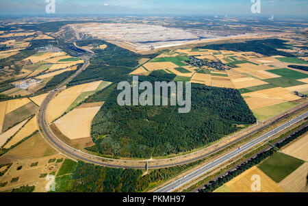 Luftaufnahme, Etzweiler, Braunkohle Tagebau Hambach, Wald, Bürgewald Steinheide, Landschaftsschutzgebiet Stockfoto