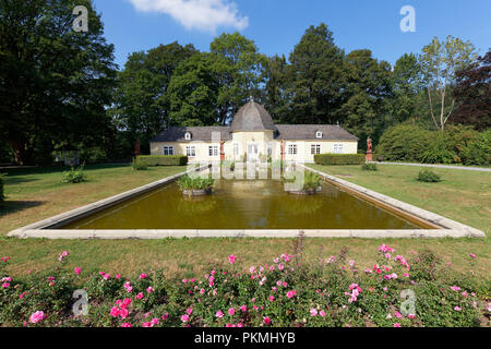 Orangerie, Standesamt, Schlossgarten, Statuen, Teich, Schloss, Bad Berleburg, Kurort, Kreis Siegen-Wittgenstein Stockfoto