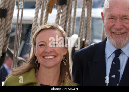 Southampton, UK, 14. September 2018, Southampton boat show wurde offiziell von tv Umweltschützer geöffnet, Miranda Krestovnikoff und Sir Robin Knox-Johnston als feiert das 50. Jahr. Credit: Keith Larby/Alamy leben Nachrichten Stockfoto