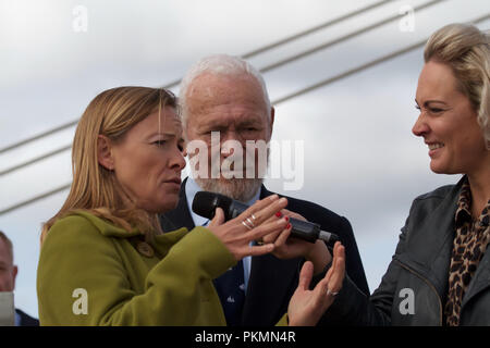 Southampton, UK, 14. September 2018, Southampton boat show wurde offiziell von tv Umweltschützer geöffnet, Miranda Krestovnikoff und Sir Robin Knox-Johnston als feiert das 50. Jahr. Credit: Keith Larby/Alamy leben Nachrichten Stockfoto