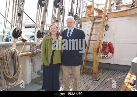 Southampton, UK, 14. September 2018, Southampton boat show wurde offiziell von tv Umweltschützer geöffnet, Miranda Krestovnikoff und Sir Robin Knox-Johnston als feiert das 50. Jahr. Credit: Keith Larby/Alamy leben Nachrichten Stockfoto