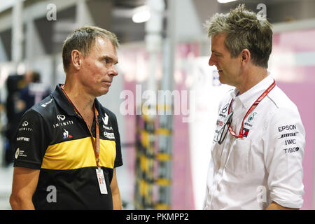 Motorsport: FIA Formel Eins-Weltmeisterschaft 2018, Grand Prix von Singapur, Alan Permane (GBR), strecke Operations Director Renault Sport Racing F1, Allison James (GBR), Technischer Leiter MERCEDES AMG PETRONAS F1 GP Stockfoto