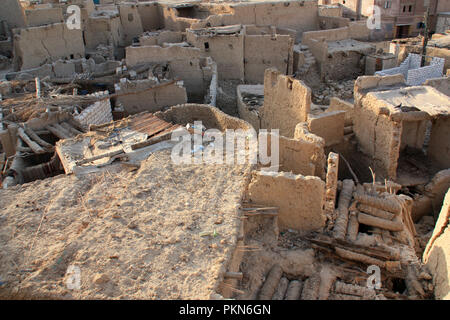 Scheunen, Hütten und Häuser in den Slums von Siwa, Oase Siwa, Ägypten Stockfoto