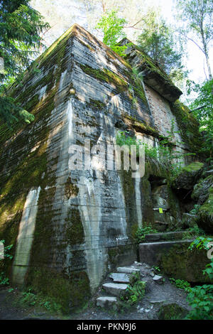 Die Ruinen eines der Wolf's Lair Bunker, militärische Adolf Hitlers Hauptquartier im Zweiten Weltkrieg (Polen). Stockfoto