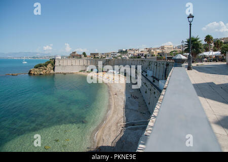 Stadtstrand Castellammare del Golfo Sizilien Stockfoto