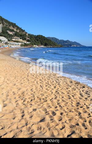Pelekas Strand Landschaft auf der Insel Korfu, Griechenland. Stockfoto