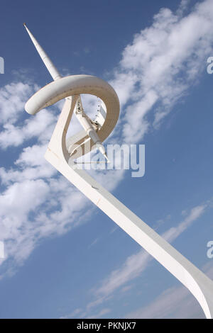 BARCELONA - 11. SEPTEMBER: Santiago Calatrava Turm am 11. September 2008 im Olympic Park, Barcelona, Spanien. Calatrava ist einer der gelungensten Stockfoto