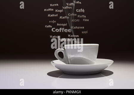 Kaffeetasse mit dem Wort Caffè in vielen Sprachen der Welt und Dampf Stockfoto