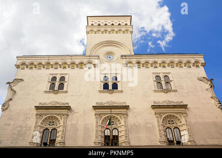 Fassade des Gebäudes der Handelskammer von Chieti Stockfoto