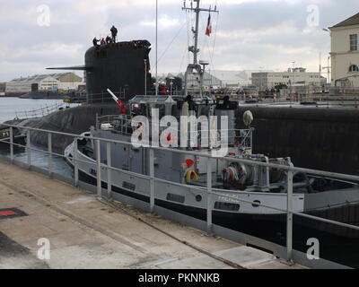 Französische Atom-U-Boot Raketenwerfer Le Tonnant vor der Dekonstruktion in Cherbourg (Normandie) Stockfoto