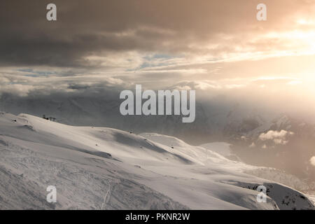 Sonnenuntergang in Les Deux Alpes Frankreich Winter Schnee Stockfoto