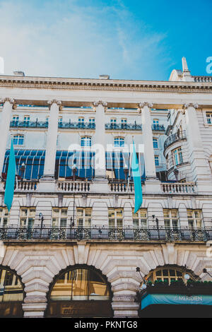 LONDON, GROSSBRITANNIEN, 21. August 2018: Die Fassade des Le Meridien Hotel in Piccadilly Street in London City Centre Stockfoto