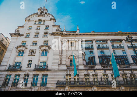 LONDON, GROSSBRITANNIEN, 21. August 2018: Die Fassade des Le Meridien Hotel in Piccadilly Street in London City Centre Stockfoto