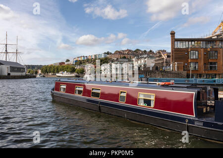 Porto Quay, Millennium Promenade, der schwimmende Hafen von Bristol, Harbourside, City of Bristol, England, Großbritannien Stockfoto