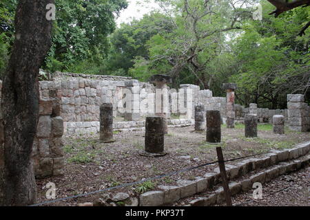 Chichén Itzá archäologische Stätte mit seinen prächtigen Strukturen Stockfoto