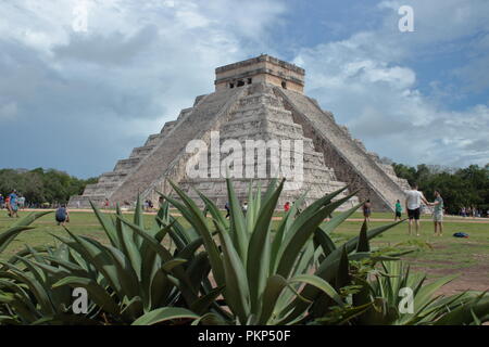 Chichén Itzá archäologische Stätte mit seinen prächtigen Strukturen Stockfoto