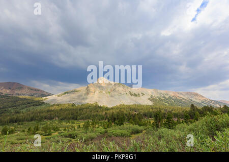 Wolken, Tenaya Lake und Wolken, tagsüber Stockfoto