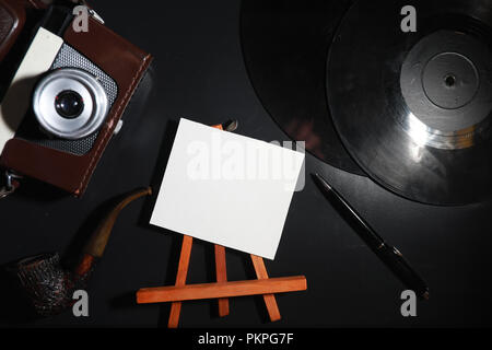 Vinyl Platte und retro Kamera Stockfoto