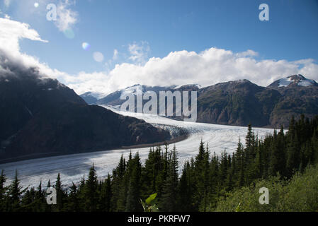 Salmon Glacier, Seitenansicht Stockfoto