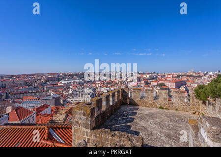 Lissabon, Portugal - Februar 1, 2017: Lissabon Stadtbild vom Castelo de Sao Jorge alias Saint George Schloss gesehen. Stockfoto