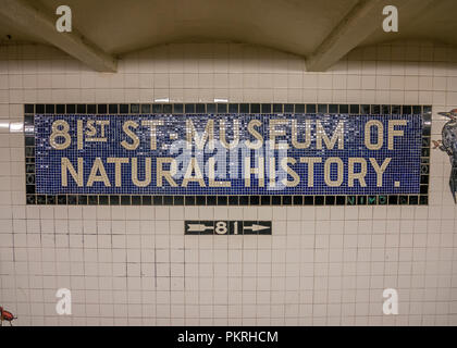 New York City, USA - 10. September 2018: Die U-Bahn Station 81 Street, das Museum für Naturkunde. Stockfoto